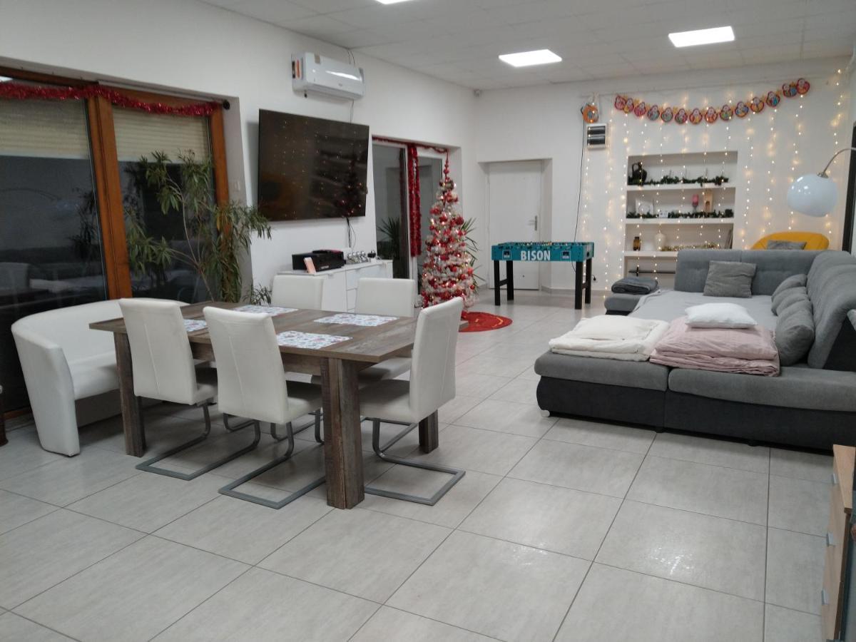 Silver Dream Apartmanhaz ديبريتْسين المظهر الخارجي الصورة